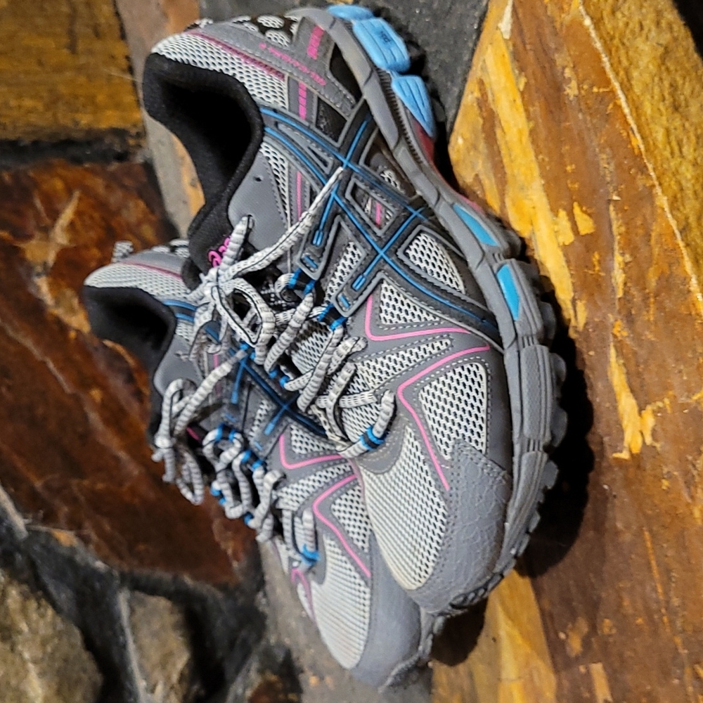 ASICS Women's Gel-Kahana 8 Trail Runner Size 8.5